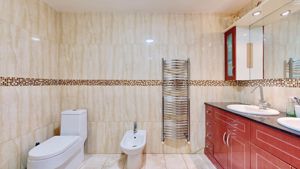 Photo 33- click for photo gallery